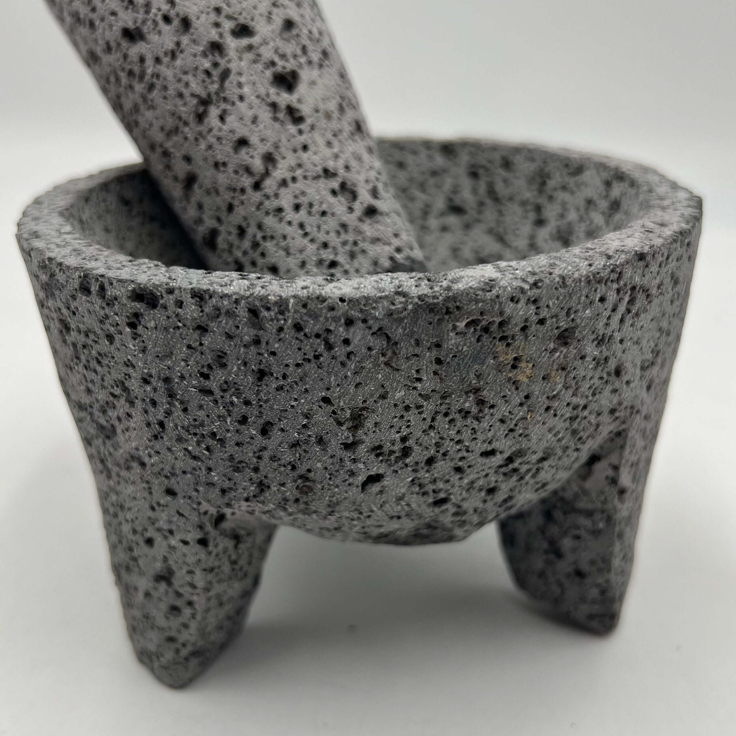 Molcajete de Piedra Volcánica Mexicana | Mortero y Maja Hechos a Mano