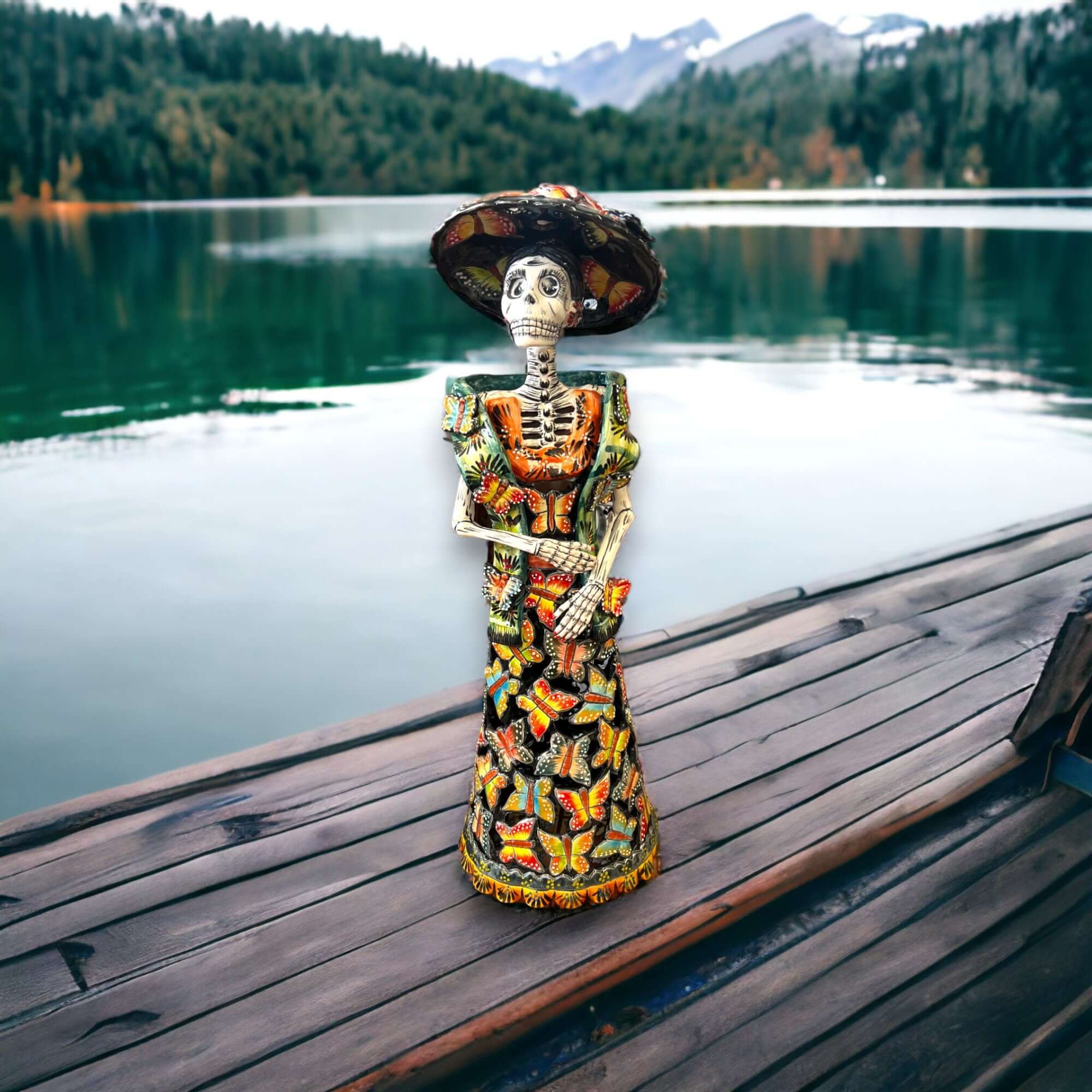 Cerámica Talavera hecha a mano del Día de Muertos | Calavera Mujer de 68.5 cm de alto