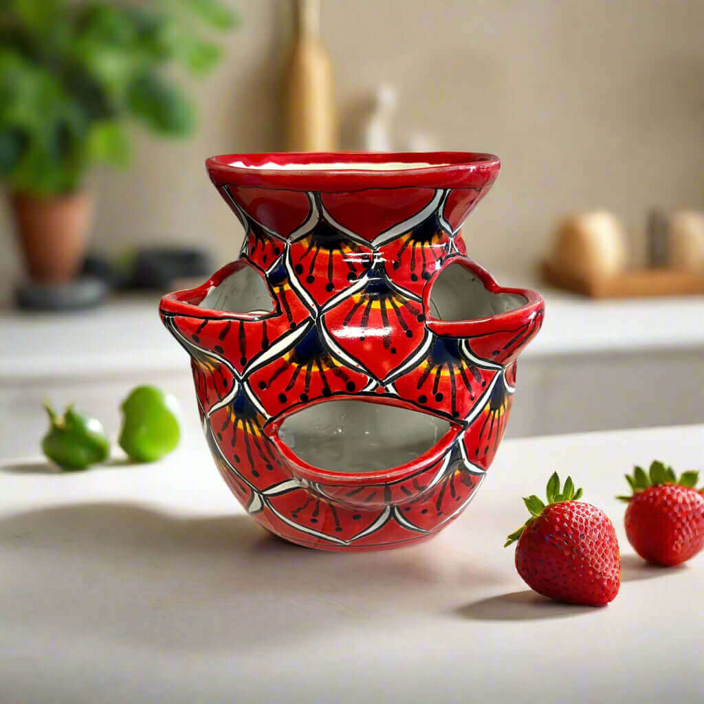 Macetero de fresas de Talavera | Diseño pavo real rojo