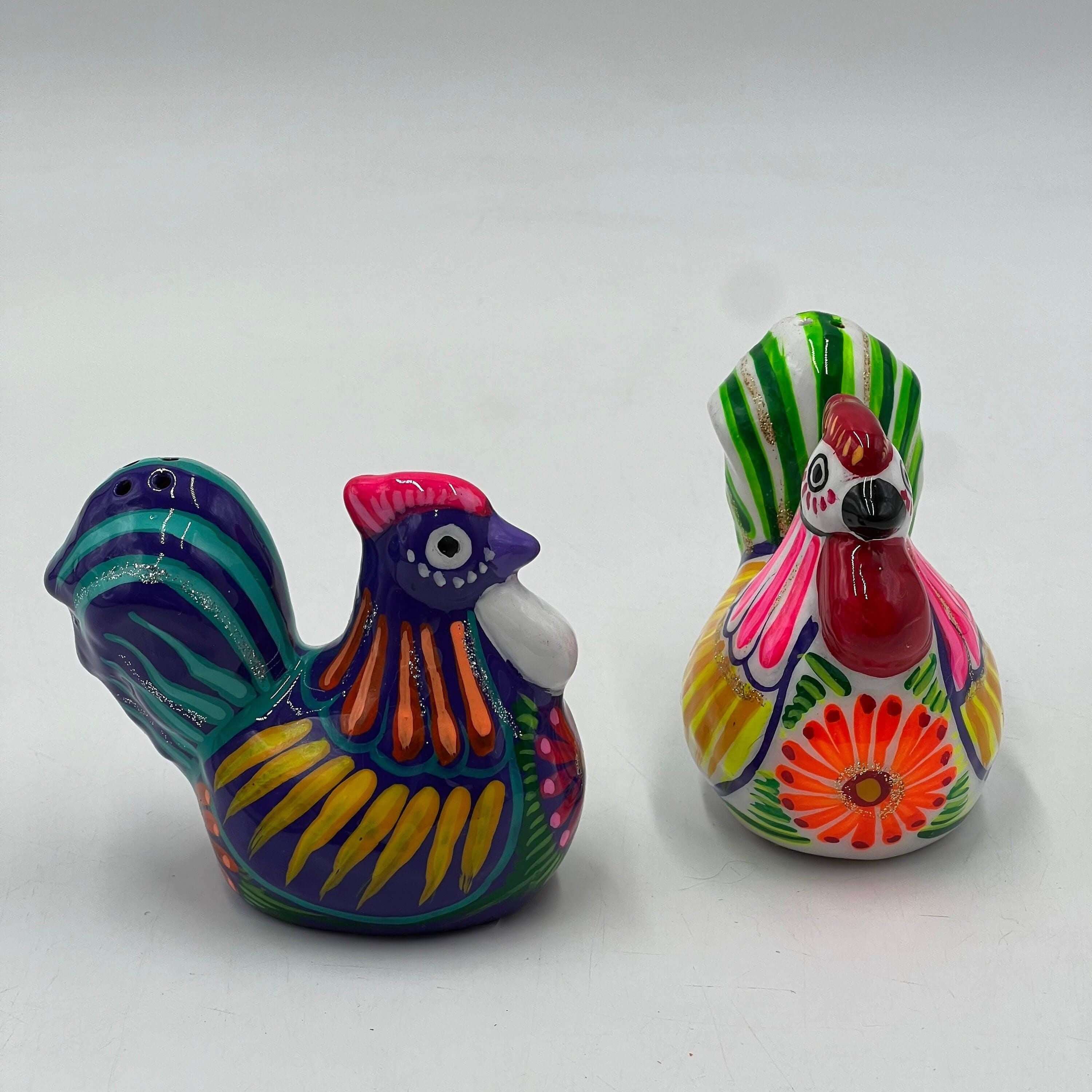 Juego de 2 saleros y pimenteros de gallina | Cerámica de Guerrero pintada a mano mexicana