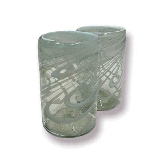 Vaso mexicano soplado a mano con remolino blanco | Cristalería artesanal