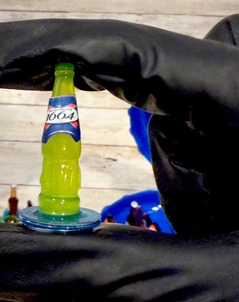 40 Fichas de Resina para Bingo y Pala Magnetica con Fichero de Plastico 40 Resin Chips with Magnetic Wand & Plastic Container