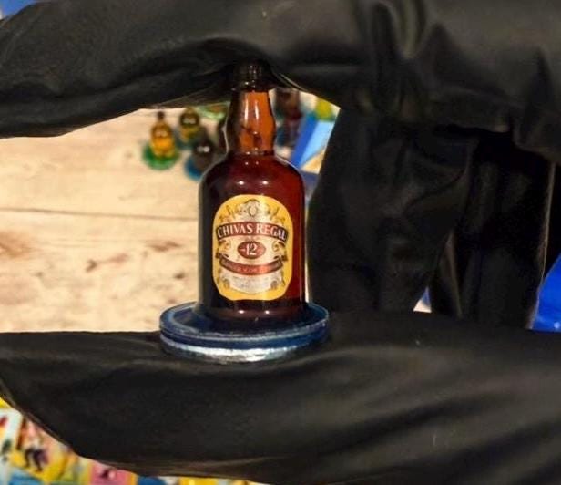 40 Fichas de Resina para Bingo y Pala Magnetica con Fichero de Plastico 40 Resin Chips with Magnetic Wand & Plastic Container