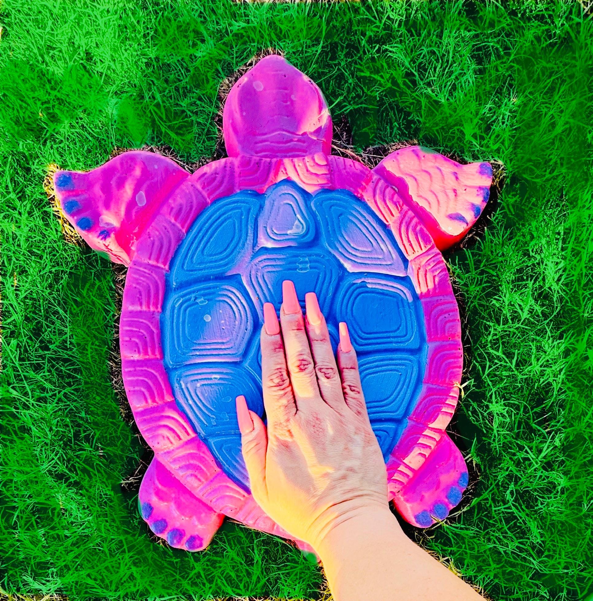 2x Bundle Garden Turtle Stepping Stones Garden Pathway Stepping Stone Outdoor Yard Decoration Cement Paver Lawn and Patio Ornament Bundle