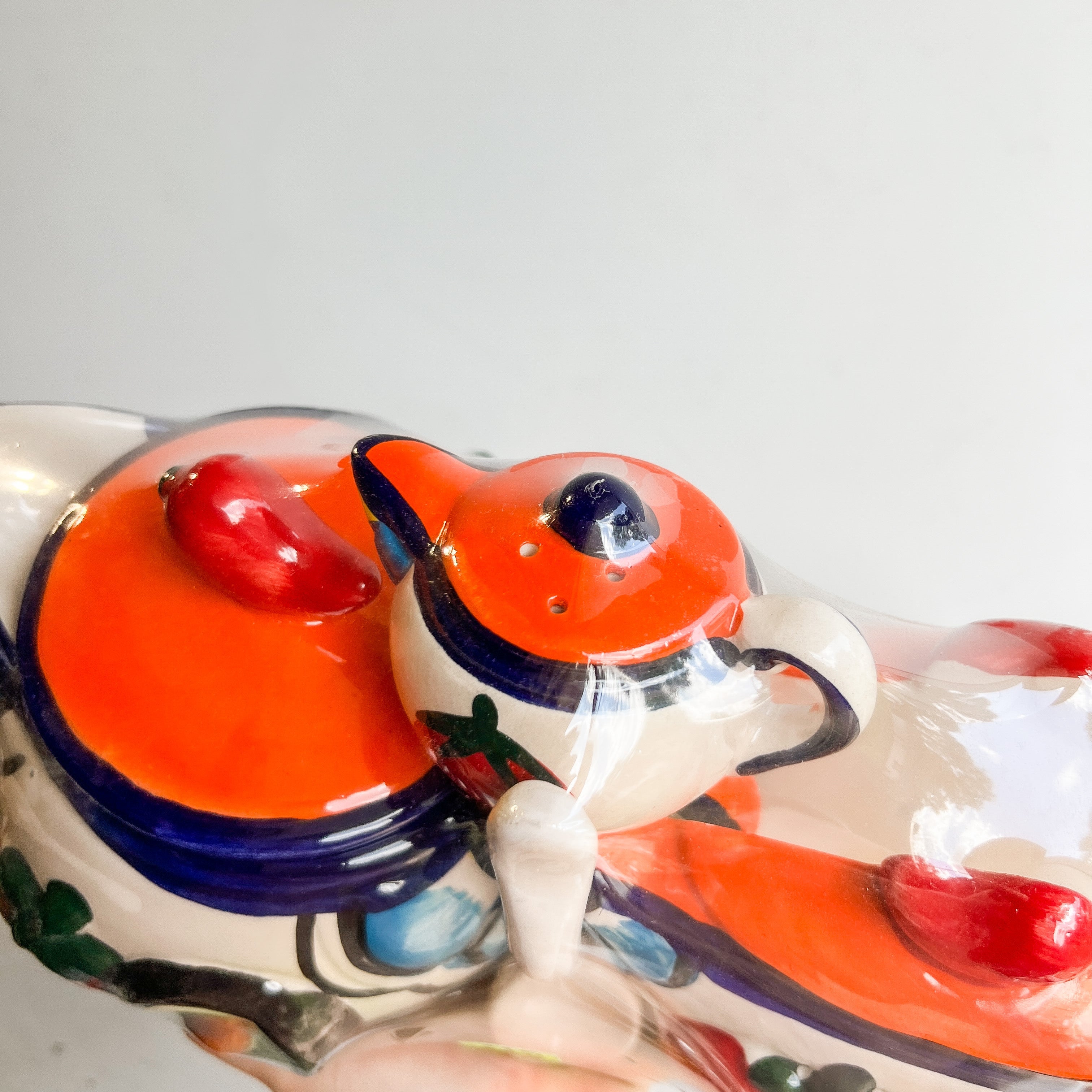 Servilletero, contenedor y salero