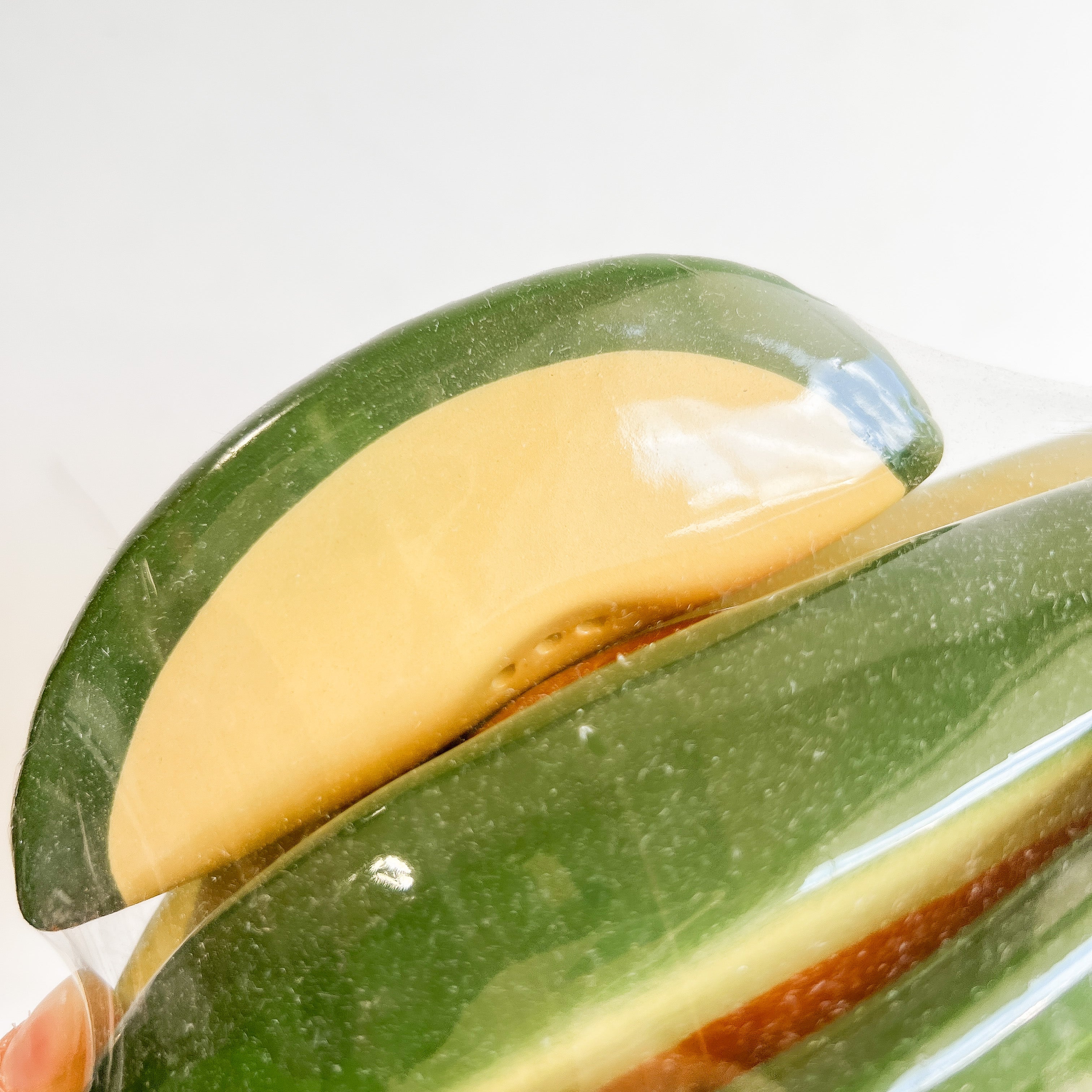 Recipiente para aguacate con salero