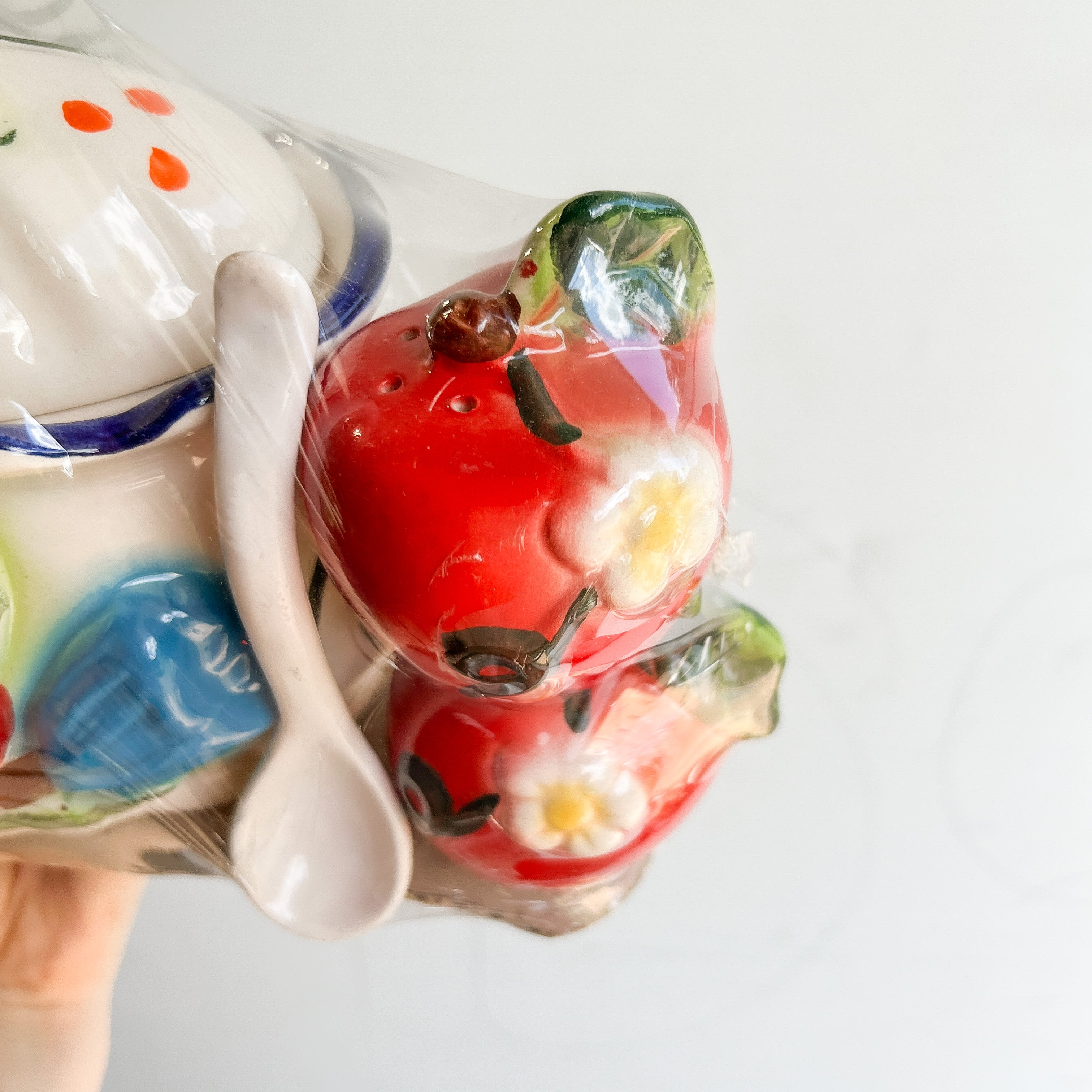 Recipiente para aguacate con salero