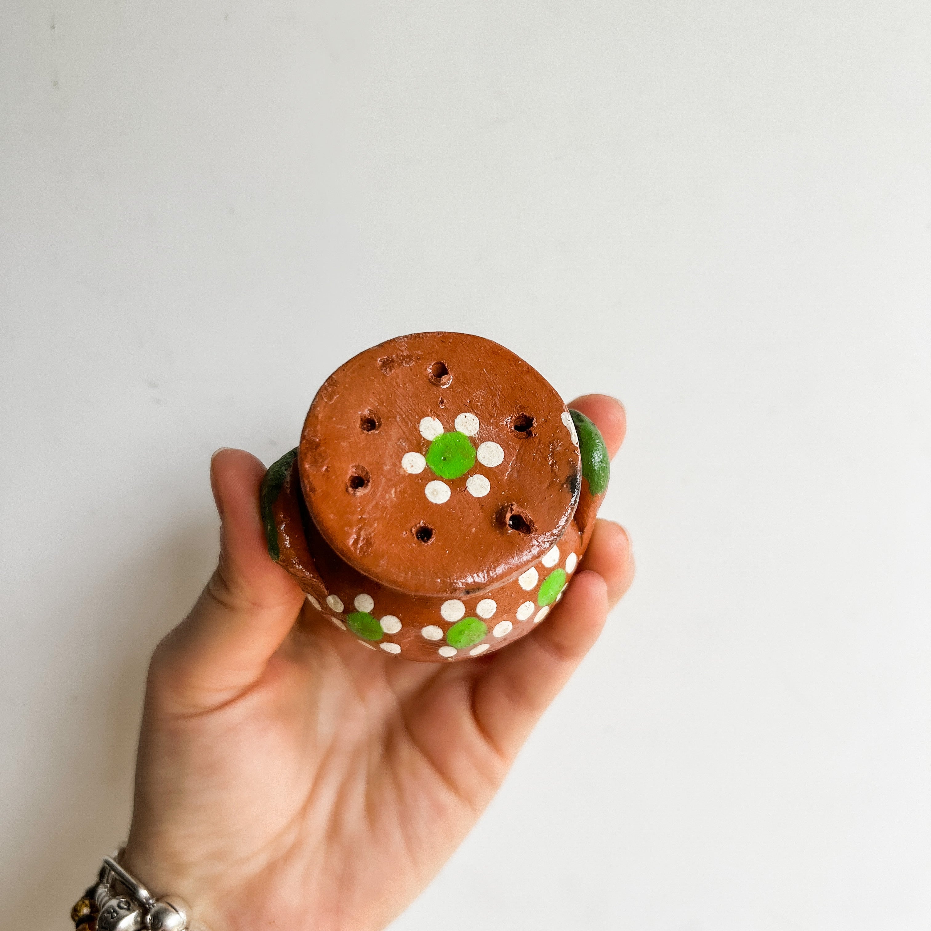 Salt Shaker Salero De Barro Chico