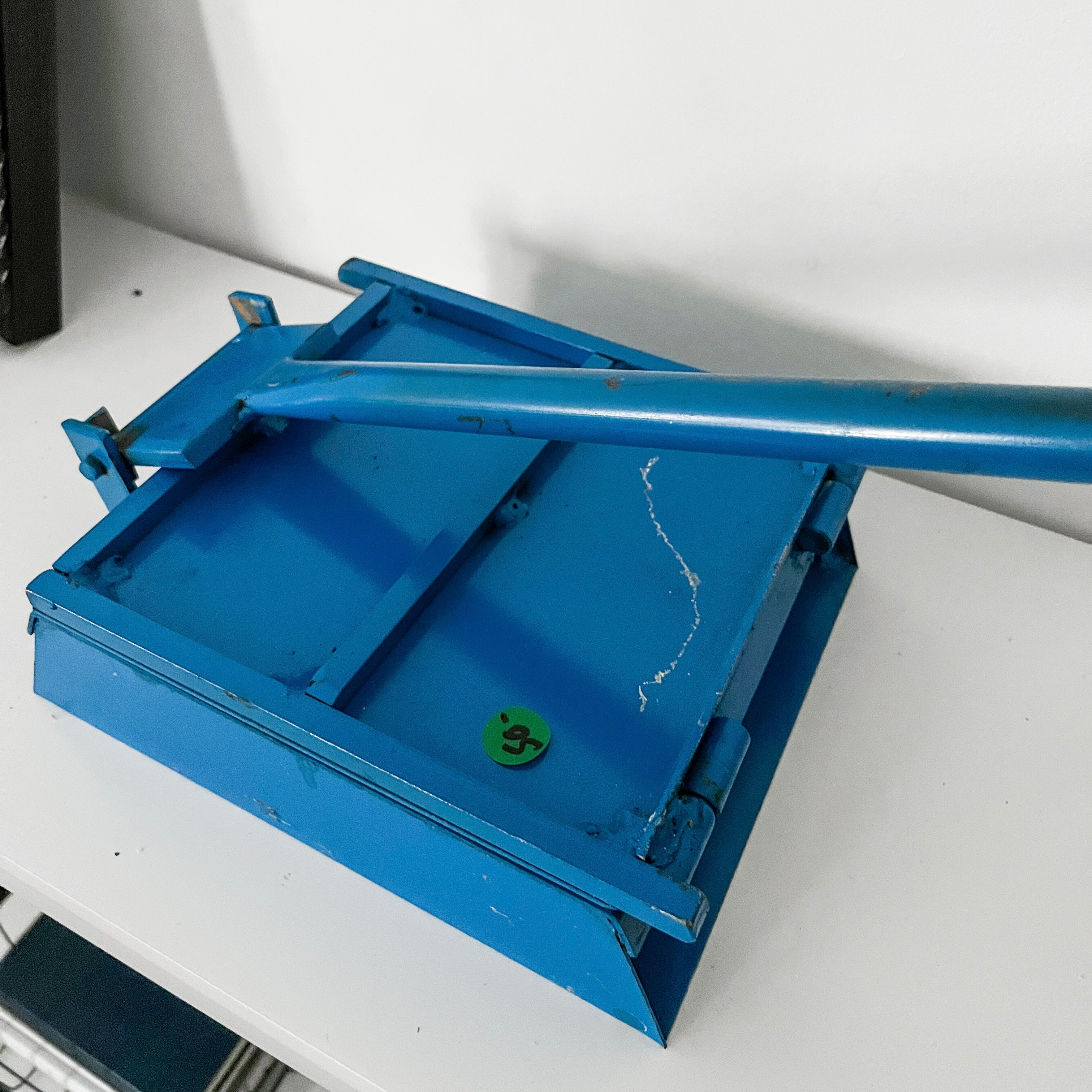 Prensa de metal para tortillas 7.75x7.75