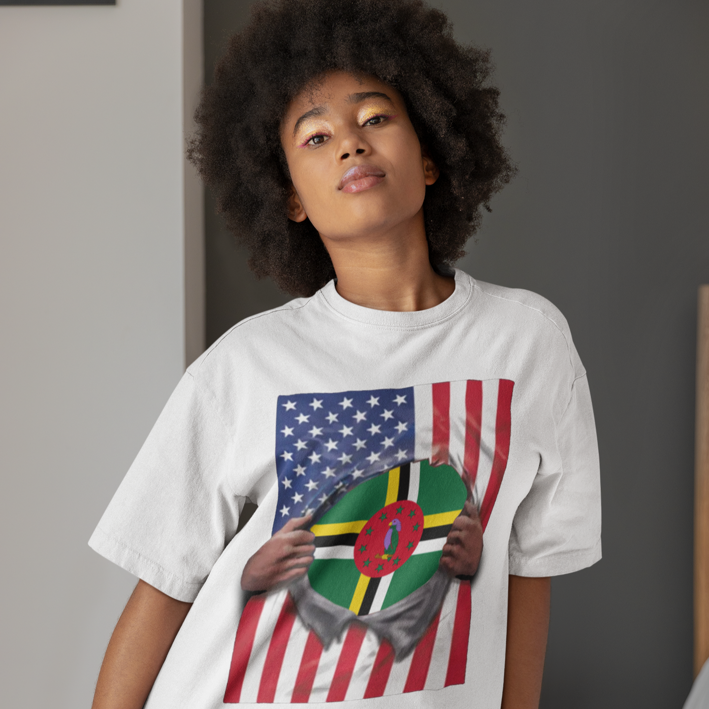 Camiseta Bandera de Dominica + EE. UU. | Bandera Dominicana + Americana Rasgada 4 de Julio | Camisetas Latinas Divertidas | 4 Colores