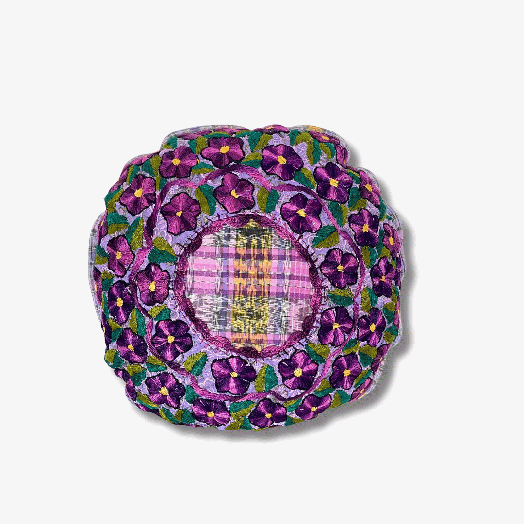 Funda de almohada redonda bohemia única de huipil floral con luna reciclada - Guatemala