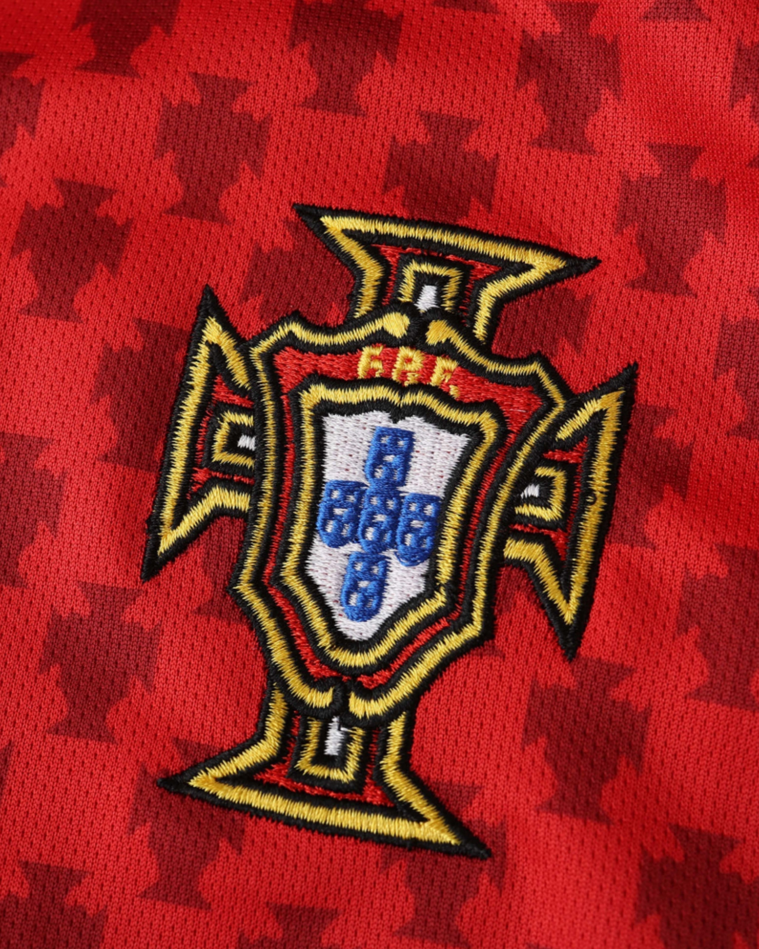 PORTUGAL RETRO HOME 2004/05