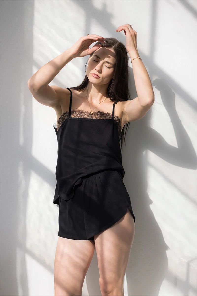 Conjunto de camisola y pantalón corto de algodón Pima cepillado Sofia con encaje