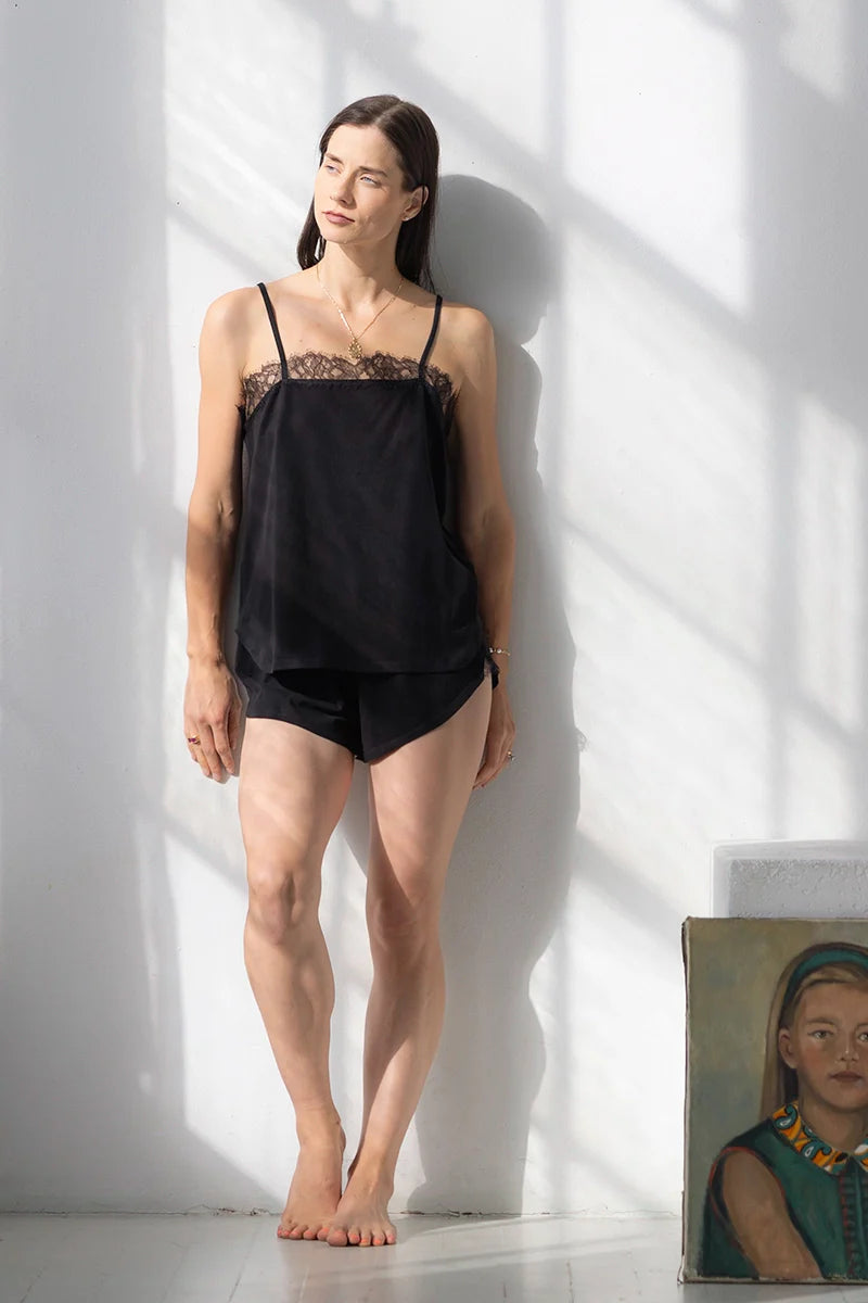 Conjunto de camisola y pantalón corto de algodón Pima cepillado Sofia con encaje