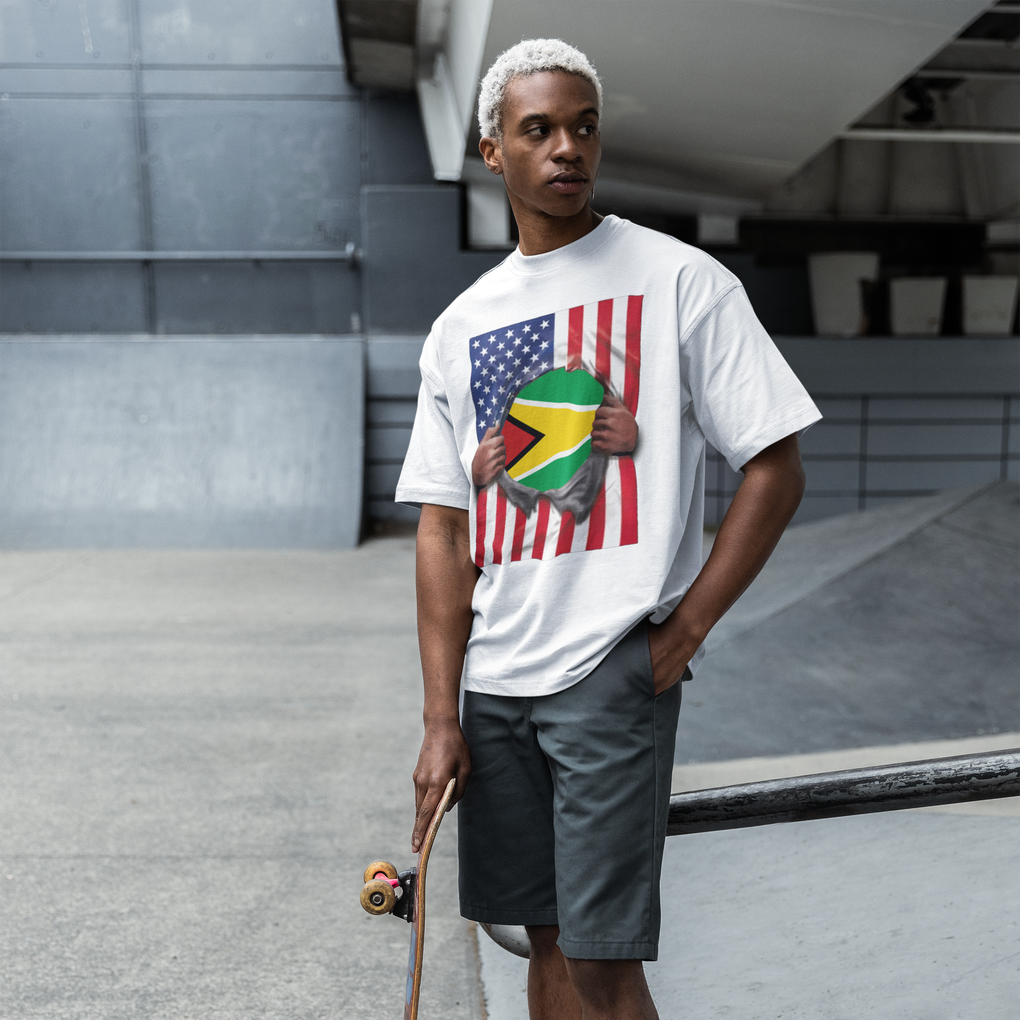 Camiseta de orgullo con bandera de Guyana + bandera de EE. UU. | Bandera guyanesa + estadounidense para el 4 de julio | Camisetas latinas virales divertidas | Unisex - 4 colores