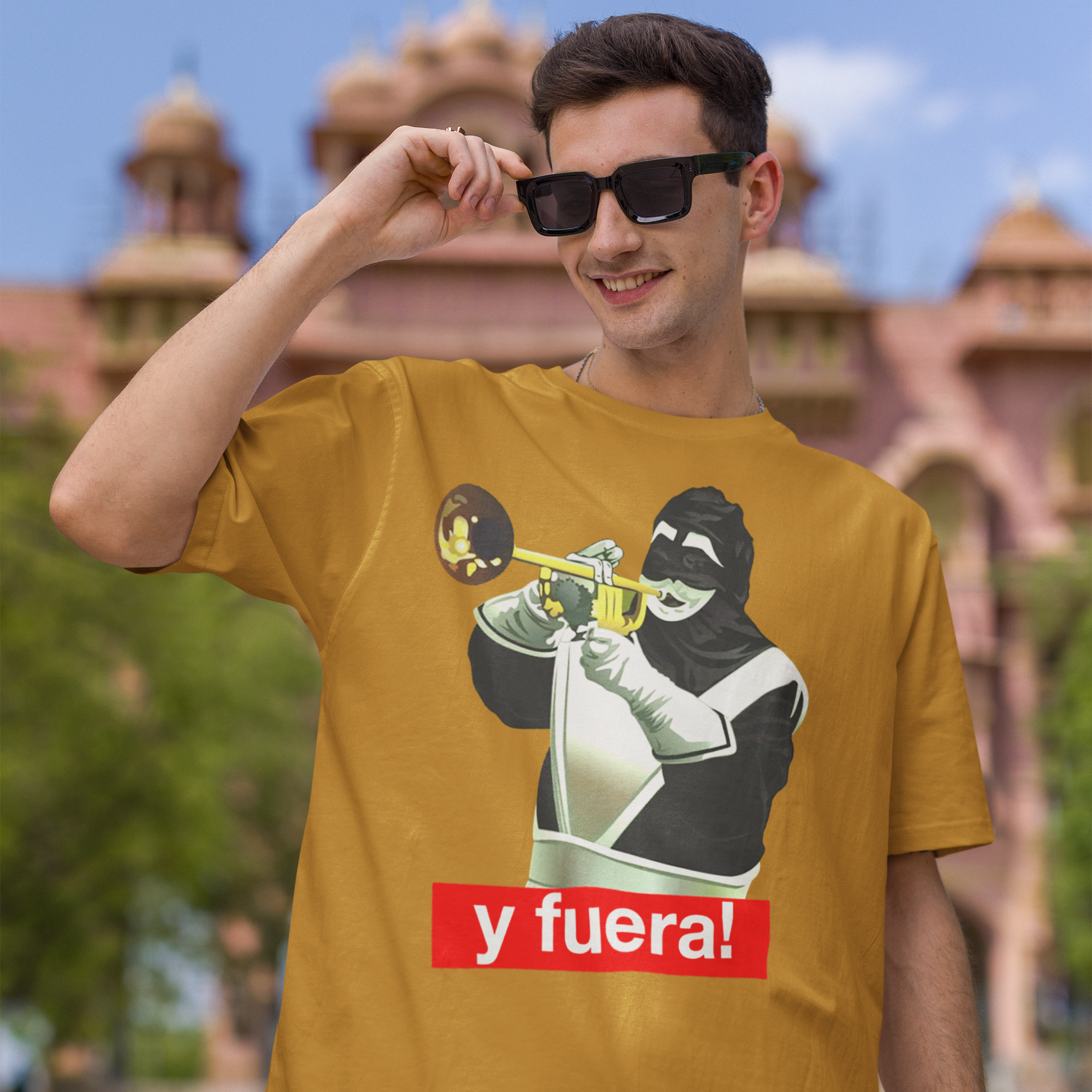 Camiseta "¡Y FUERA!" El Chacal De La Trompeta | Don Francisco | 5 Colores