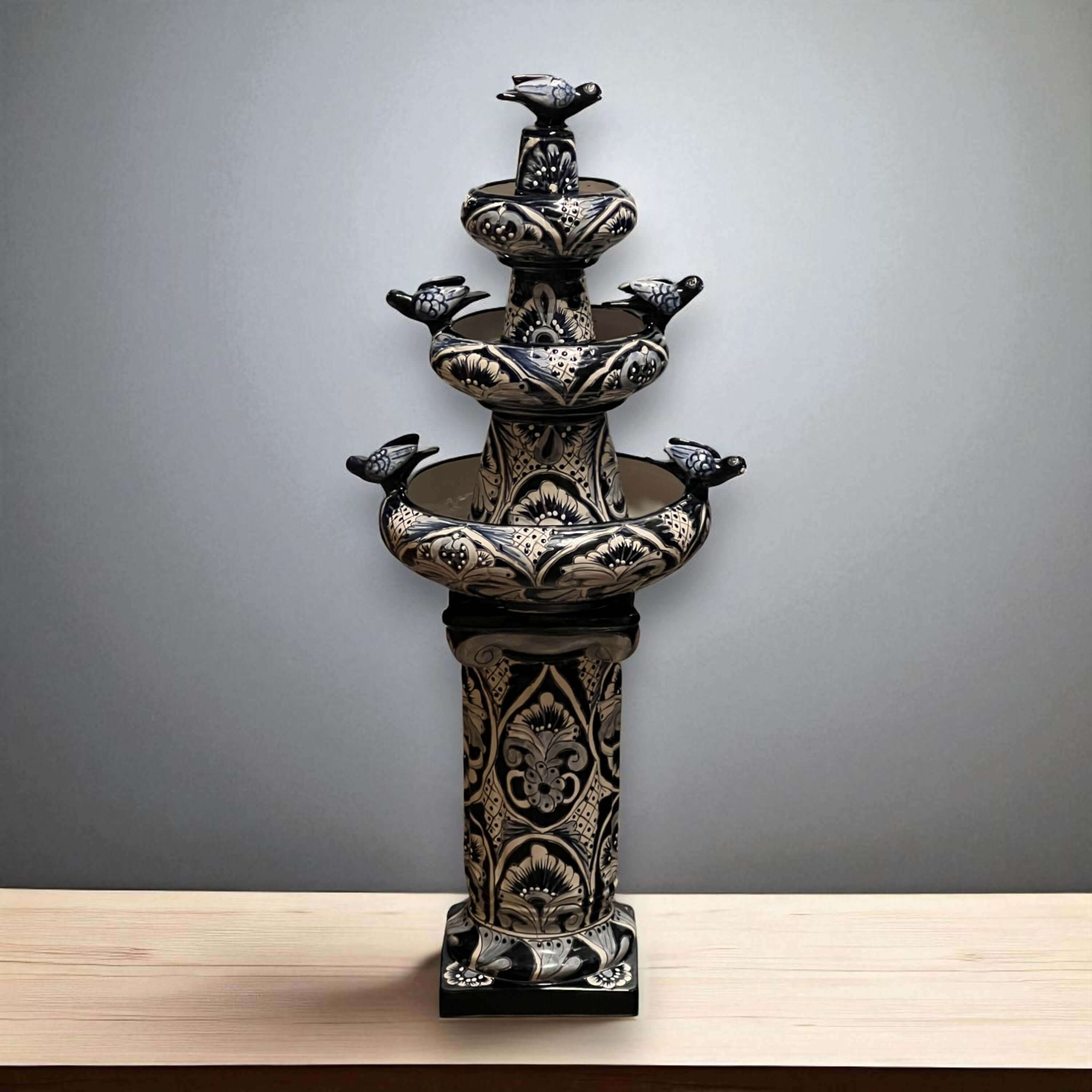 Fuente Talavera azul y blanca | Auténtica fuente de agua de cerámica mexicana