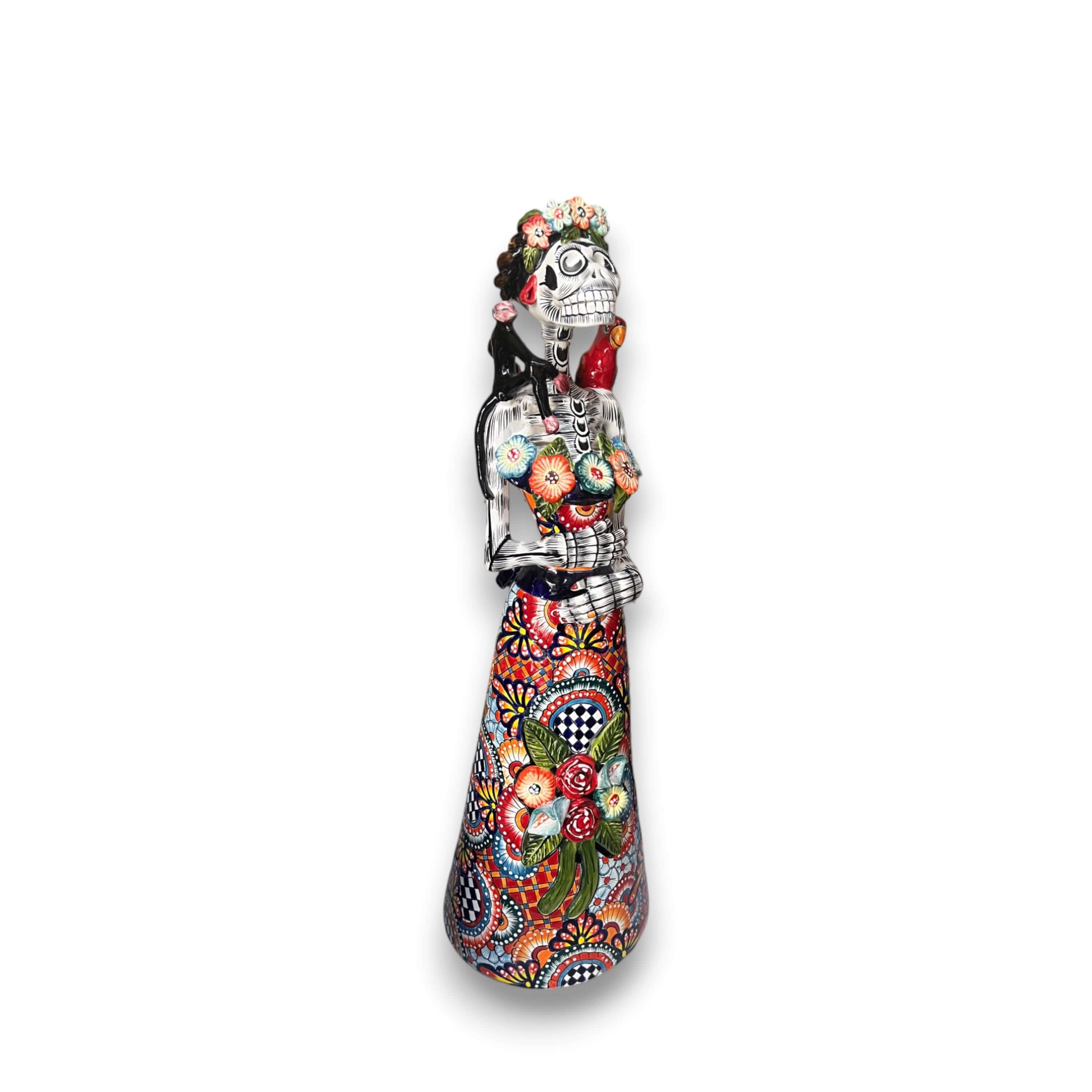Estatua Catrina de Talavera | Figurilla de cerámica de Día de Muertos de 83.82 cm de alto