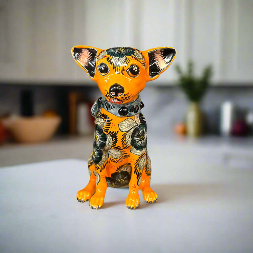 Estatua de Chihuahua de Talavera | Figura de Perro Mexicano Hecha a Mano