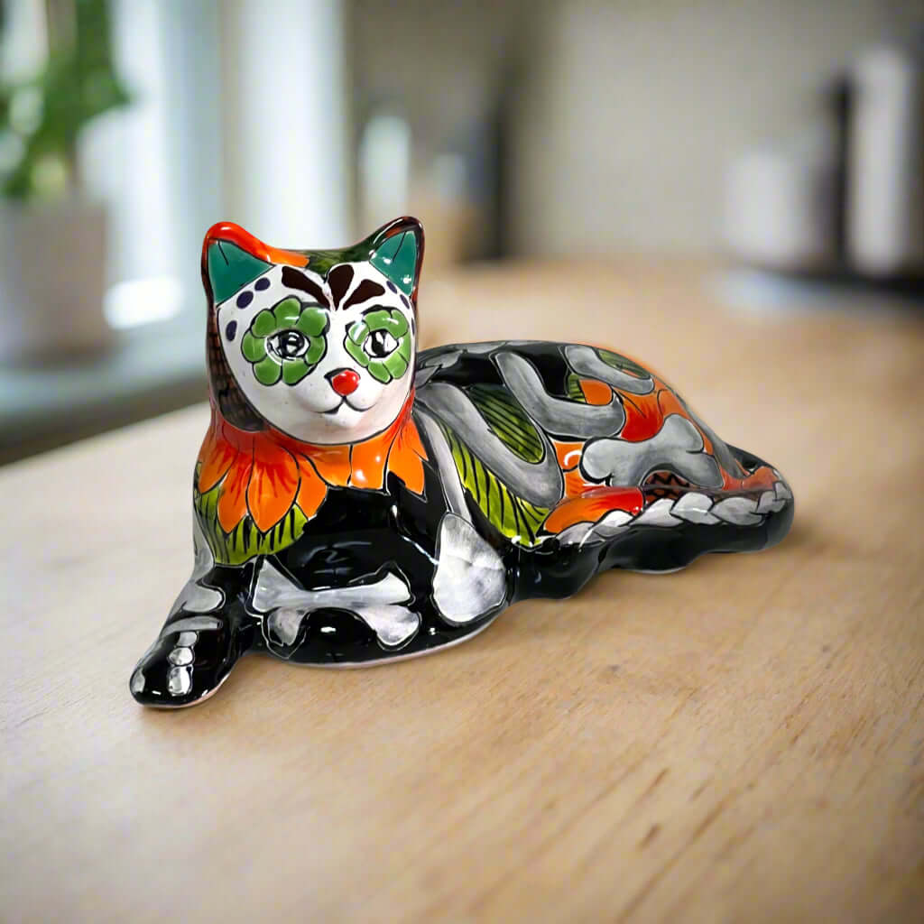 Estatua de Gato de Talavera | Decoración de Cerámica Mexicana del Día de Muertos
