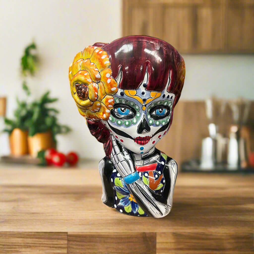 Maceta de Talavera con diseño de Calavera del Día de Muertos | Maceta de Cerámica Artesanal con Forma de Calavera
