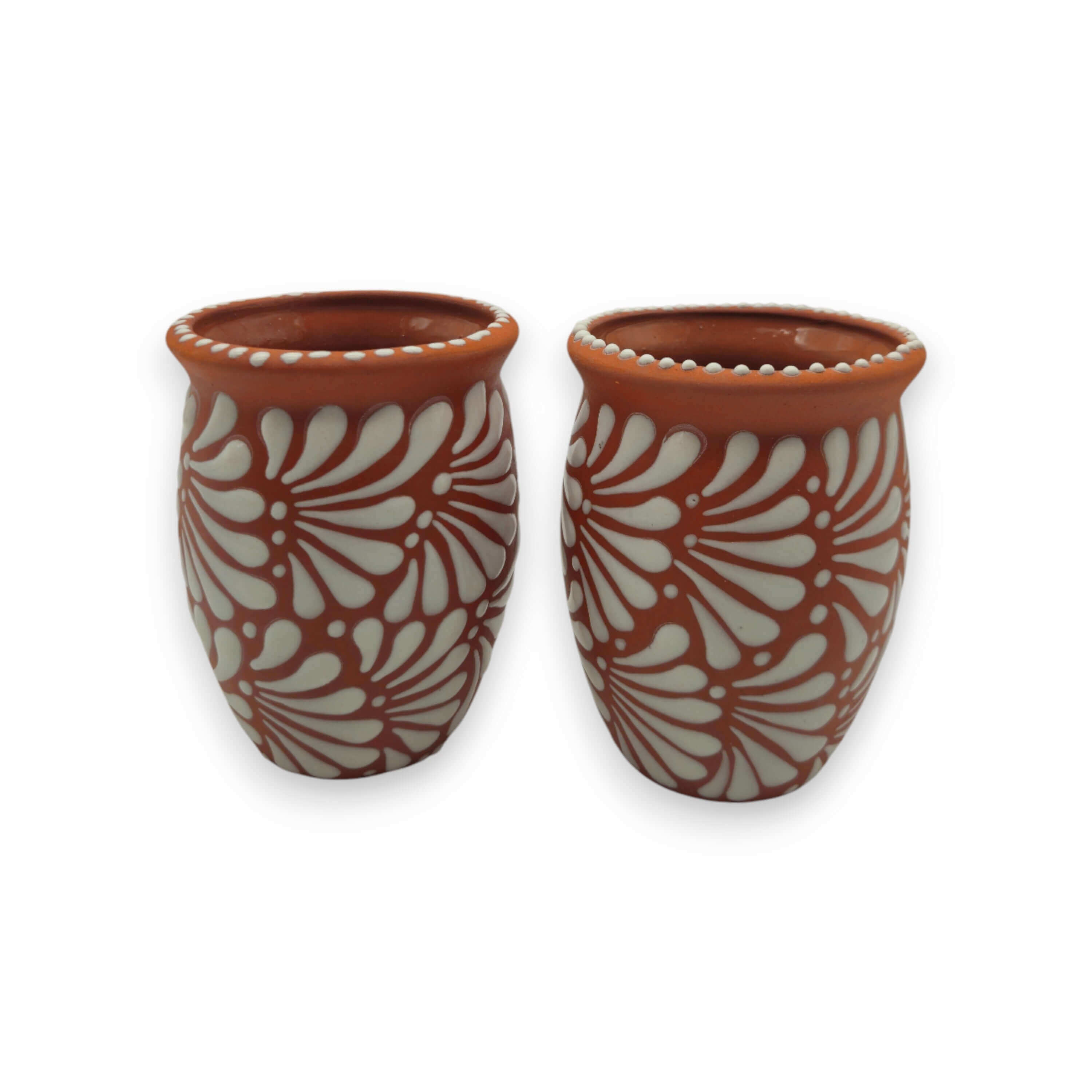 Cantarito de barro en relieve | Taza de cerámica mexicana artesanal
