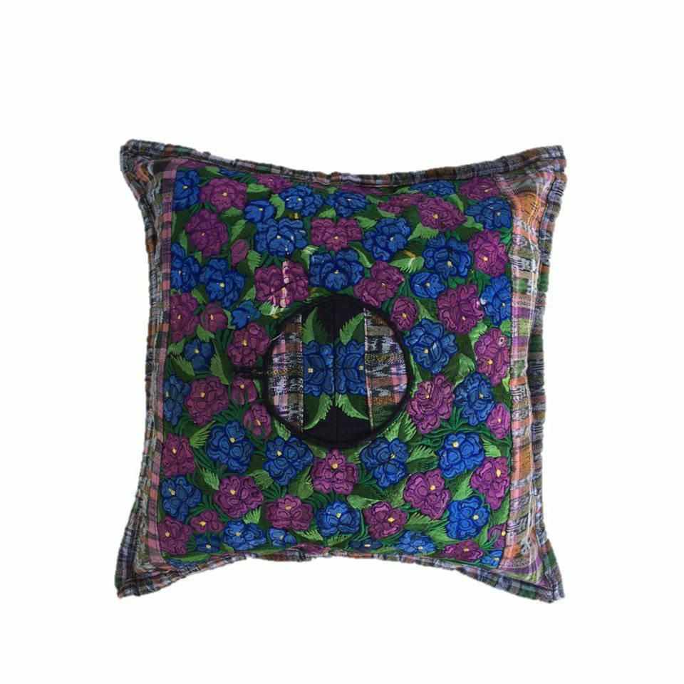 Funda de cojín de tela huipil floral maya reciclada - Guatemala