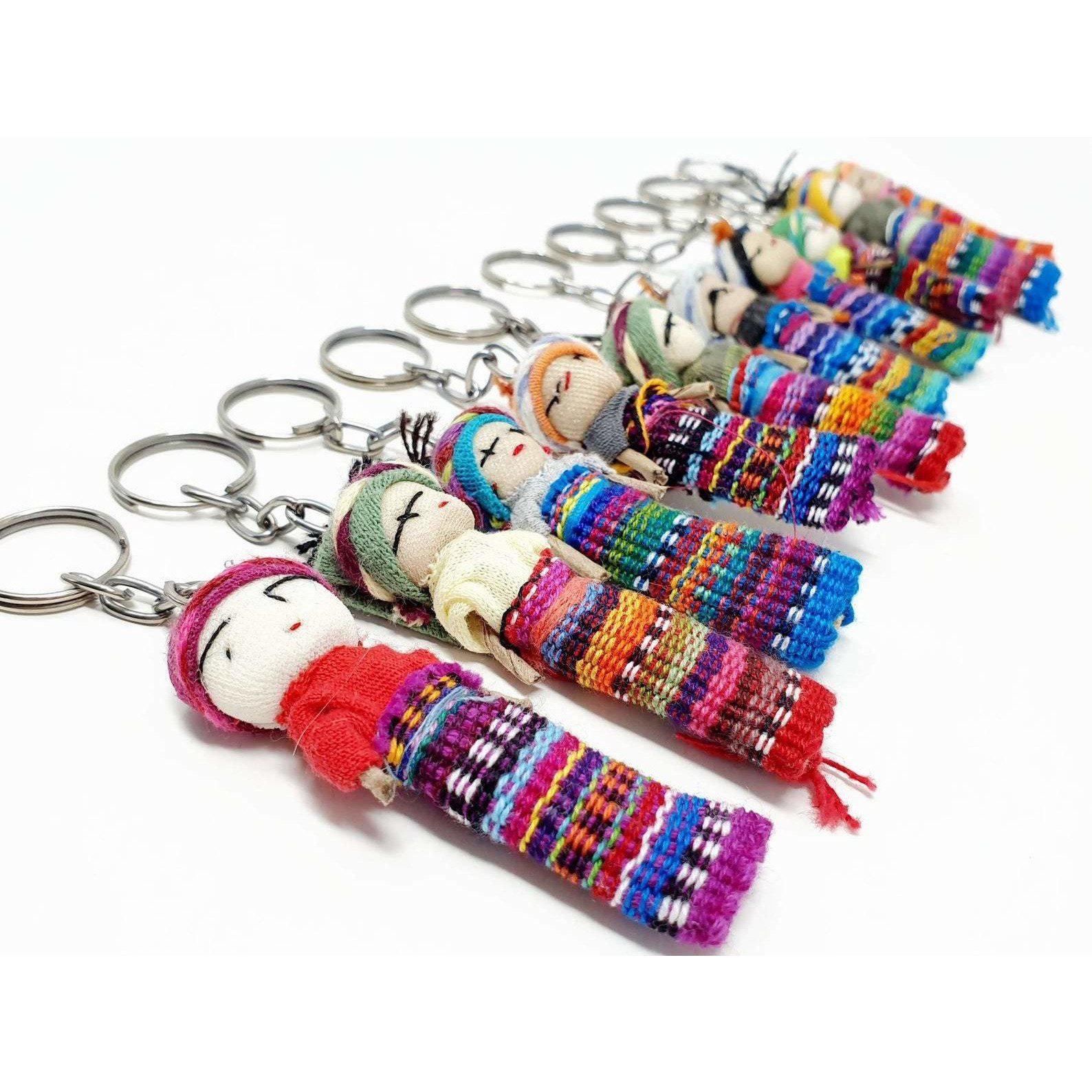 Llavero de Muñeca Quita Pena Boho | Charm Multicolor Hecho a Mano de Guatemala