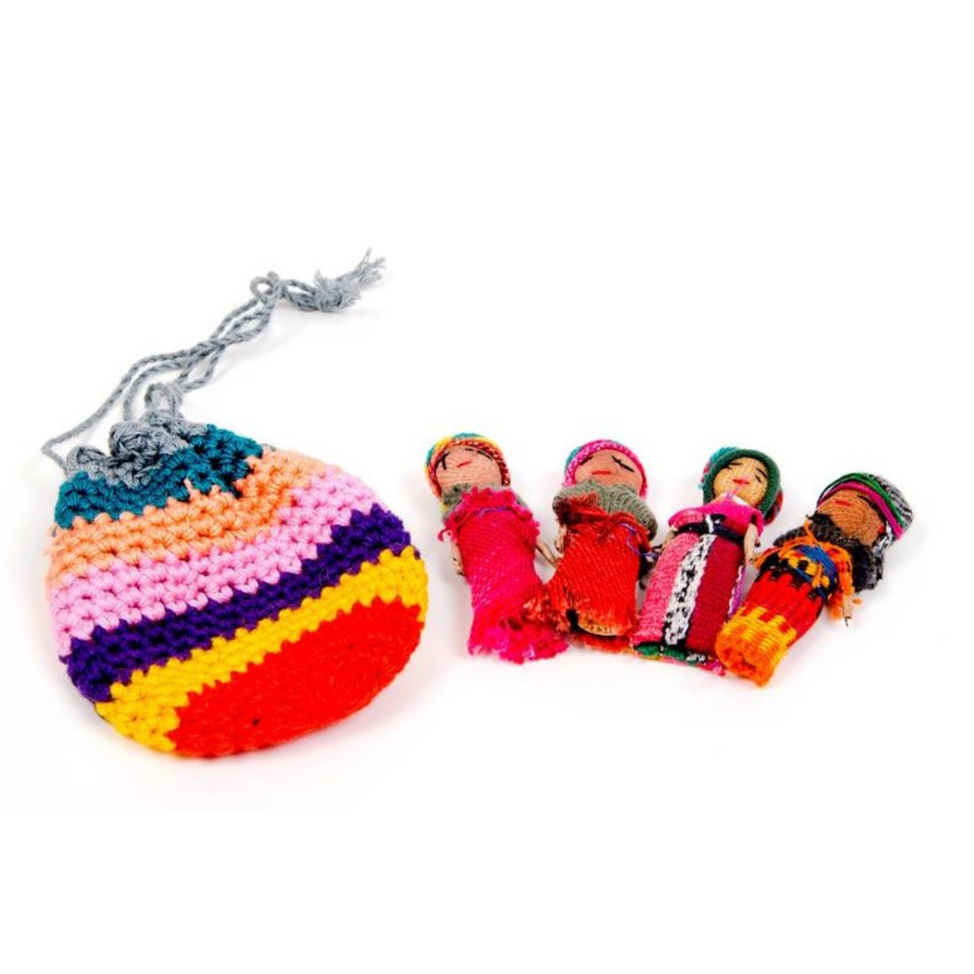 Bolsa de ganchillo para muñecas quitapenas con cuatro muñecas - Guatemala