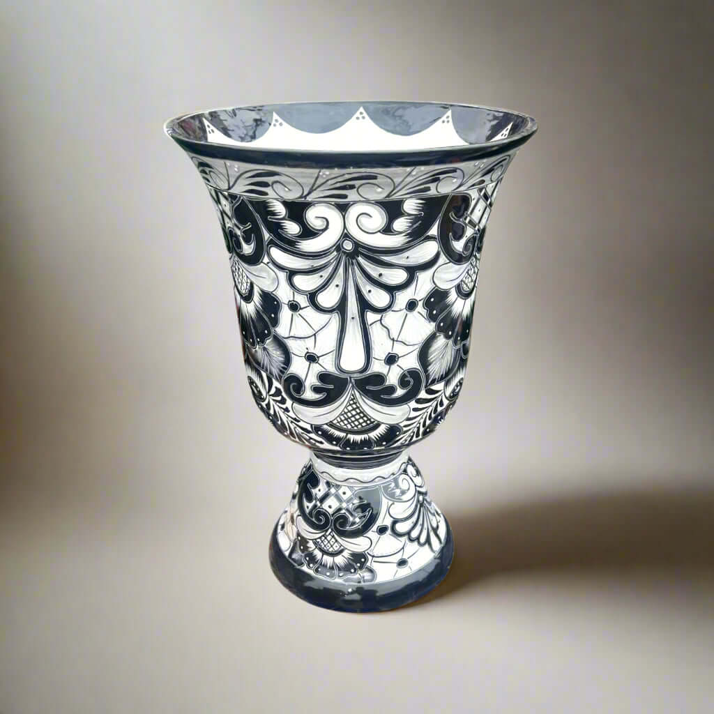 Macetero grande XL de Talavera negra | Maceta con pedestal pintada a mano