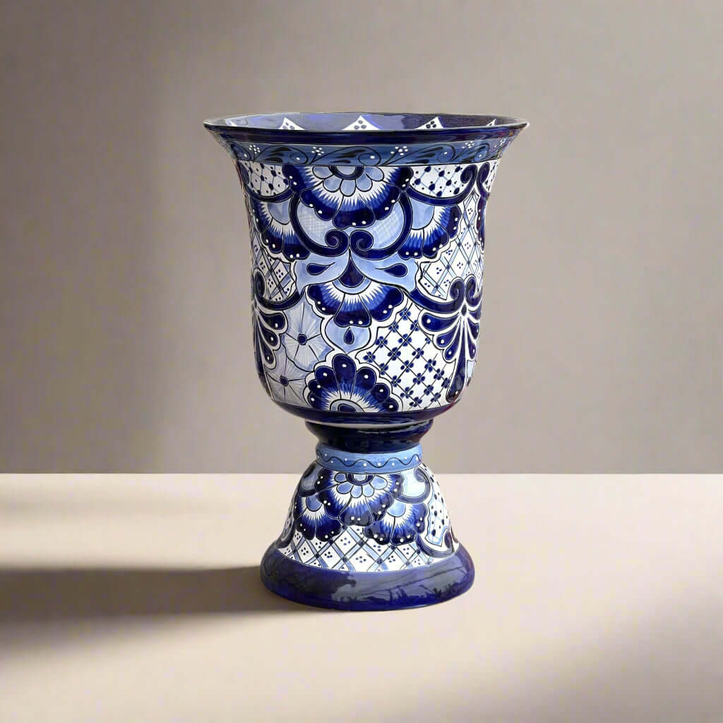 Macetero XL de Talavera | Maceta de pedestal azul pintada a mano